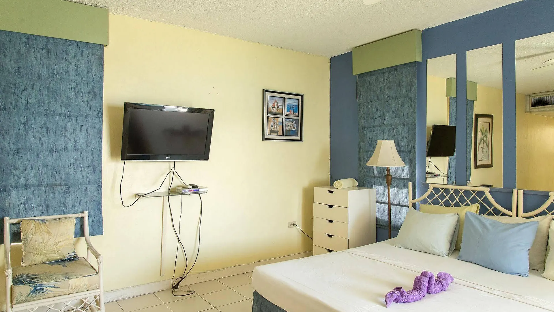 Moonlight Beach Studio At Montego Bay Club Resort Hotel
